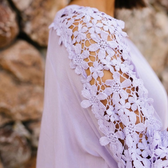 Standout Floral Lace Cut Out Blouse - Picture 5 of 7